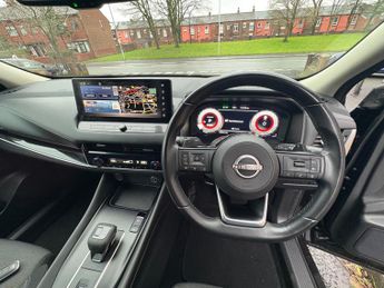 NISSAN QASHQAI 1.3 DiG-T MH 158 N-Connecta Automatic