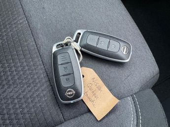 NISSAN QASHQAI 1.3 DiG-T MH 158 N-Connecta Automatic