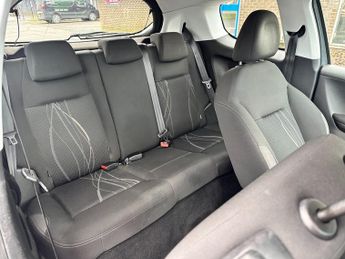 PEUGEOT 208 1.4 e-HDi Active 3dr EGC