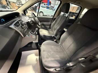 RENAULT SCENIC 1.5 dCi 106 Dynamique 5dr