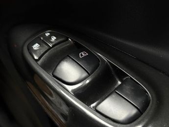 NISSAN JUKE 1.6 Tekna 5dr Xtronic ++ ULEZ / NISSAN HISTORY / NAV / LEATHER +