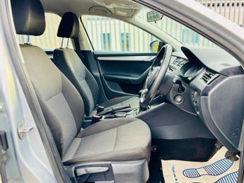 SKODA OCTAVIA 1.4 TSI SE Plus 5dr DSG