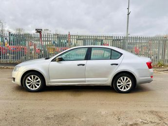 SKODA OCTAVIA 1.4 TSI SE Plus 5dr DSG