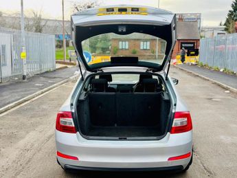 SKODA OCTAVIA 1.4 TSI SE Plus 5dr DSG