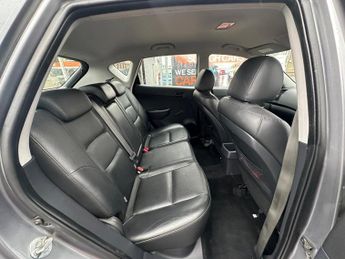 HYUNDAI I30 1.4 Classic 5dr