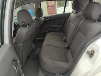 VAUXHALL ASTRA 1.6i 16V Life [115] 5dr Easytronic