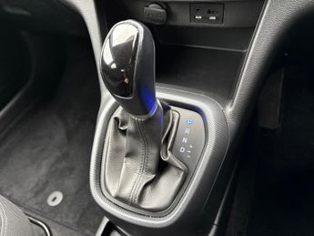 HYUNDAI I10 1.2 SE 5dr Auto