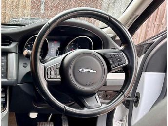 JAGUAR XF 2.0d [180] Prestige 4dr Auto