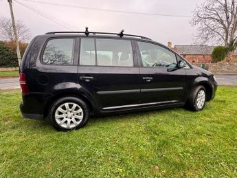 VOLKSWAGEN TOURAN 1.6 S 5dr