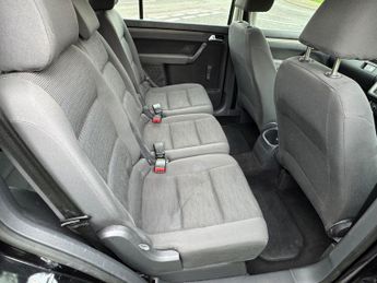 VOLKSWAGEN TOURAN 1.6 S 5dr
