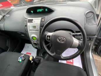 TOYOTA COROLLA 1.6 VVT-i Colour Collection 5dr