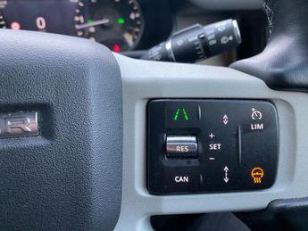 LAND ROVER DEFENDER 3.0 D250 X-Dynamic SE 110 5dr 24K FLRSH+WARRANTY STEPS LIGHT BAR