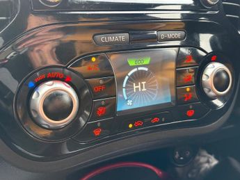 NISSAN JUKE 1.6 Tekna 5dr Xtronic ++ INTERIOR PK / NAV / CAMERA / LEATHER / 