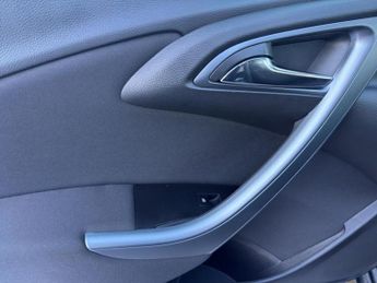 VAUXHALL ASTRA 1.6 CDTi 16V ecoFLEX 136 Design 5dr