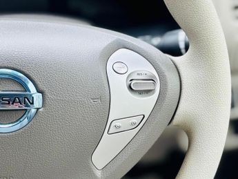 NISSAN LEAF 80kW 5dr Auto