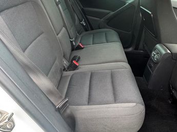 VOLKSWAGEN TIGUAN 2.0 TDi R-Line 5dr DSG