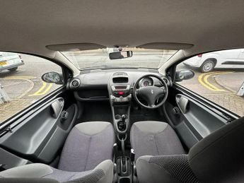 PEUGEOT 107 1.0 Urban 5dr