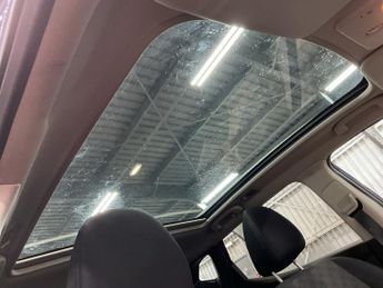 NISSAN QASHQAI 1.2 DiG-T N-Tec+ 5dr Xtronic ++ PANROOF / NAV / ULEZ / CAMERA