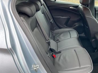 VAUXHALL ASTRA 1.4T 16V 150 Elite Nav 5dr Auto ++ LEATHER / NAV / 9 SERVICES / 