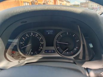 LEXUS IS 220d 4dr