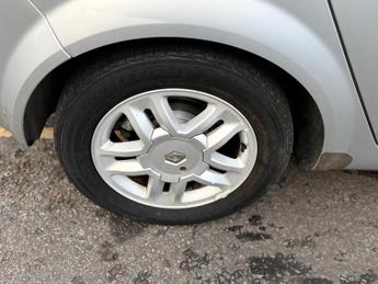 RENAULT SCENIC 2.0 VVT Dynamique S 5dr Auto