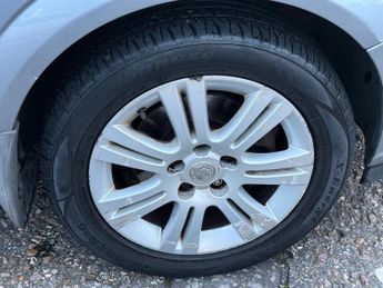 VAUXHALL ASTRA 1.8i VVT Design 5dr Auto
