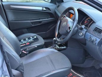 VAUXHALL ASTRA 1.8i VVT Design 5dr Auto