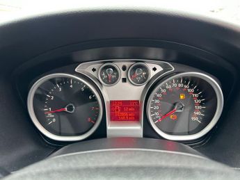 FORD FOCUS 1.6 Zetec 5dr