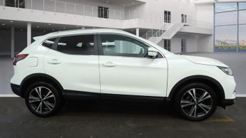 NISSAN QASHQAI 1.2 DiG-T N-Connecta 5dr Xtronic ++ PANROOF / NAV / CAMERA / ULE