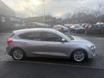 FORD FOCUS 1.0 EcoBoost 125 Titanium 5dr Auto