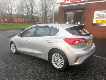 FORD FOCUS 1.0 EcoBoost 125 Titanium 5dr Auto