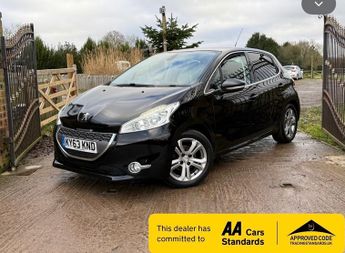 Peugeot 208 1.4 HDI ALLURE 5DR 108K (BLACK) F.S.H 2 KEYS M.O.T OCT 26 