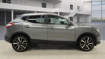 Nissan Qashqai 1.6 DiG-T Tekna 5dr ++ PANROOF / NAV / CAMERA / LEATHER / ULEZ +