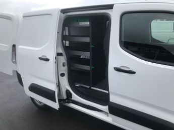 VAUXHALL COMBO 2300 1.5 Turbo D 100ps H1 Edition Van