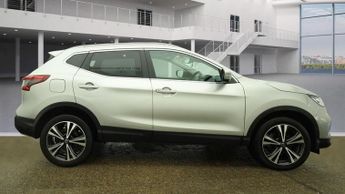 NISSAN QASHQAI 1.6 dCi N-Connecta 5dr Xtronic ++ PANROOF / NAV / CAMERA / ULEZ 