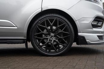 FORD TOURNEO CUSTOM 2.0 EcoBlue 170ps L/R 8 Seater Titanium Auto