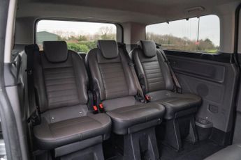 FORD TOURNEO CUSTOM 2.0 EcoBlue 170ps L/R 8 Seater Titanium Auto