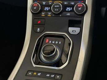 LAND ROVER RANGE ROVER EVOQUE 2.2 SD4 Pure 5dr Auto [Tech Pack]