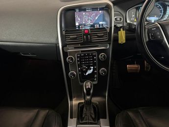 VOLVO XC60 D5 [215] R DESIGN Lux Nav 5dr AWD Geartronic