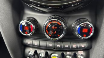 MINI ELECTRIC HATCH Cooper SE 32.6kWh Level 3 Hatchback 3dr Electric Auto (184 ps)