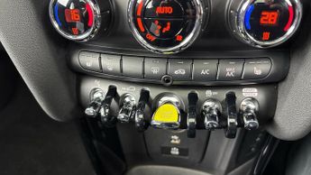 MINI ELECTRIC HATCH Cooper SE 32.6kWh Level 3 Hatchback 3dr Electric Auto (184 ps)