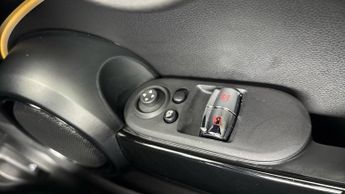 MINI ELECTRIC HATCH Cooper SE 32.6kWh Level 3 Hatchback 3dr Electric Auto (184 ps)