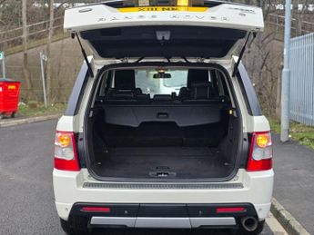 LAND ROVER RANGE ROVER SPORT 3.6 TD V8 HSE Station Wagon 5dr Diesel Automatic (294 g/km 272 b