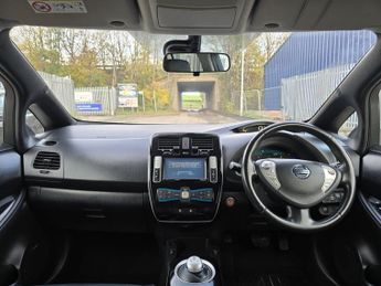 NISSAN LEAF 80kW Tekna 24kWh 5dr Auto