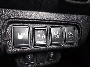 NISSAN LEAF 80kW Tekna 24kWh 5dr Auto