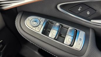 MERCEDES-BENZ EQC EQC 400 80kWh AMG Line SUV 5dr Electric Auto 4MATIC (408 ps)