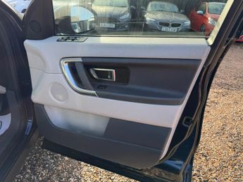 LAND ROVER DISCOVERY SPORT 2.0 TD4 180 SE Tech 5dr Auto