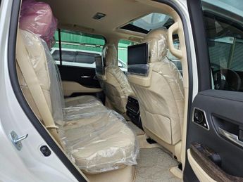 TOYOTA LAND CRUISER LC300 ZX V6 3.5cc Petrol DELIVERY MILEAGE ONLY 