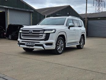 TOYOTA LAND CRUISER LC300 ZX V6 3.5cc Petrol DELIVERY MILEAGE ONLY 