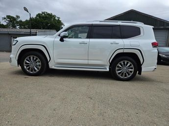 TOYOTA LAND CRUISER LC300 ZX V6 3.5cc Petrol DELIVERY MILEAGE ONLY 